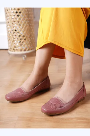 Mast & Harbour Peach-Coloured Textured Square Toe Ballerinas