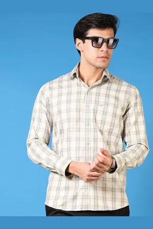V-Mart Men Slim Fit Spread Collar Checked Cotton Casual Shirt