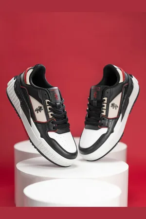 Red Tape Men Colourblocked Lace Up Memory Foam Sneakers