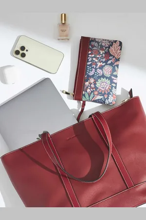 Chumbak Oversized Structured Shoulder Bag With Pouch