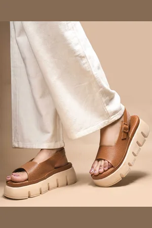SHUZ TOUCH Women Chunky Sandals