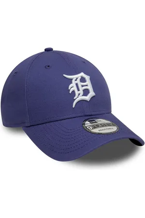 New Era Men Embroidered Snapback Cap