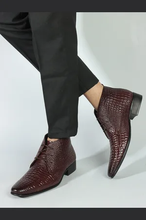 Carlton London Men Textured Leather Round Toe Brogues