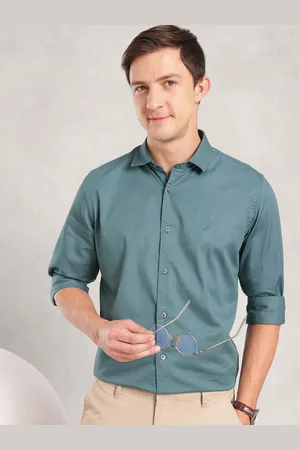 Nautica Classic Fit Water Repellent Casual Shirt