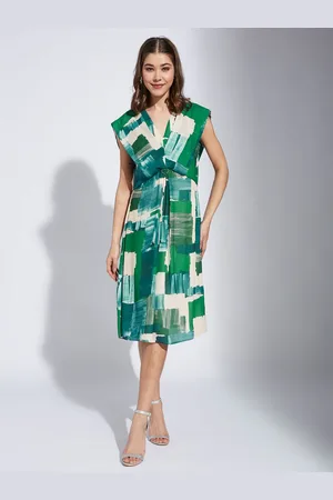 Latin Quarters Women Printed V-Neck Fit & Flare Dress