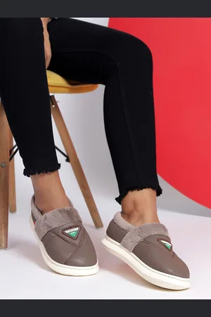 CASSIEY Slip on Casual Shoes