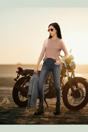 Roadster Women Taupe Solid Round Neck T-shirt