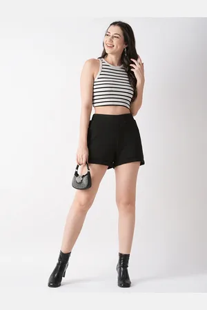 Globus Black Women Mid-Rise Shorts