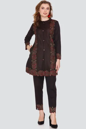 Elthia Floral Embroidered Thread Work Mandarin Collar Straight Kurta With Trouser