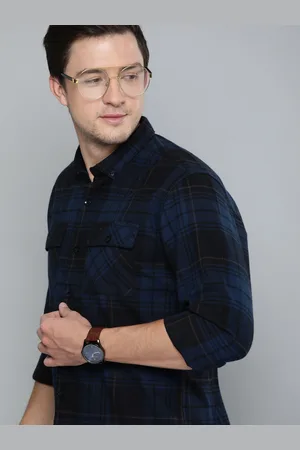 Mast & Harbour Men Navy Blue & Black Regular Fit Checked Casual Shirt