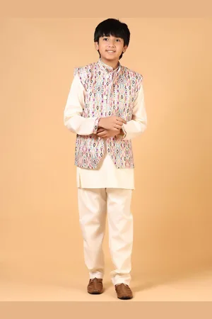 V-Mart Boys Mandarin Collar Pure Cotton Straight Kurta With Pyjamas & Nehru jacket