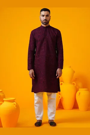 SOJANYA Floral Thread Work Band Collar Straight Kurta