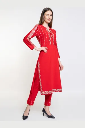 Elthia Floral Yoke Design Regular Thread Work Kurta With Trousers