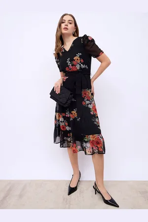 Styli Women V-Neck Puff Sleeves Tiered Midi Dress