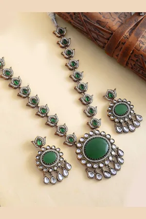 Voylla Gold Plated Kundan Studded Jewellery Set