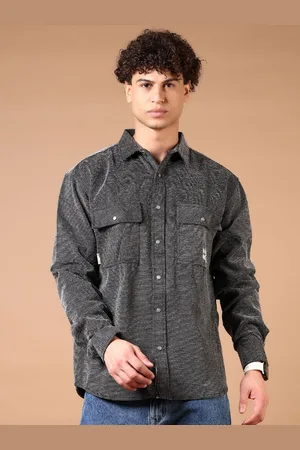 V-Mart Men Spread Collar Solid Cotton Casual Shirt