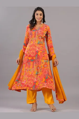 Amchoor Geometric Printed V-Neck Sequinned Kurta with Trousers & Dupatta
