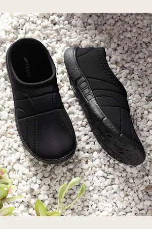 TRASE Women Round Toe Slip-On Sneakers