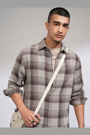 Highlander Men Spread Collar Checked Cotton Casual Shirt