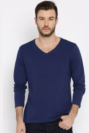 Mast & Harbour Men Navy Solid V-Neck T-Shirt
