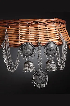 Arrabi Metallic Oxidised Maang Tika & Earrings Set