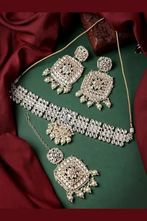 Sukkhi Gold-Plated Kundan & Beads Studded Choker Necklace Jewellery Set