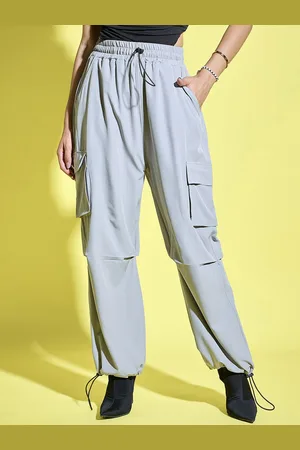 BuyNewTrend Women Relaxed Loose Fit High-Rise Cargos Trousers