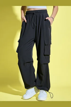 BuyNewTrend Women Relaxed Loose Fit High-Rise Cargos Trousers