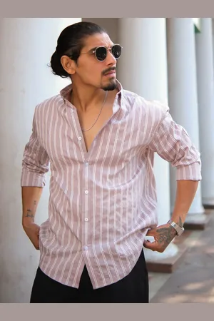 Powerlook Men Button-Down Collar Vertical Striped Cotton Casual Shirt