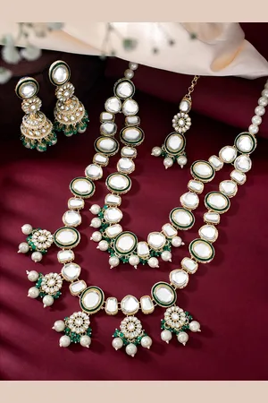 Peora Gold-Plated Kundan & Beaded Jewellery Set