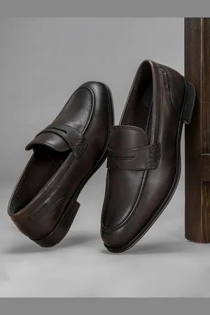 Red Tape Men Solids Formal Loafers