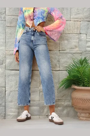 DressBerry Women Timeless Urban Straight Fit Faded Jeans