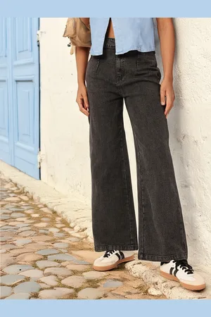 DressBerry Women Grunge Soft Faded Straight Fit Jeans
