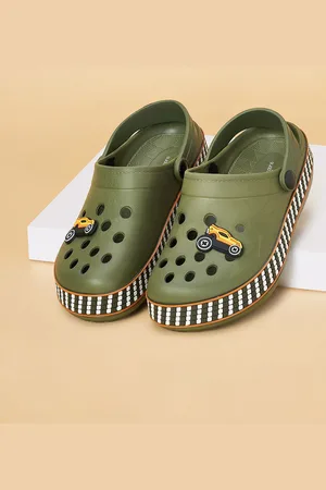 Pantaloons Boys Printed PU Clogs