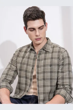 Highlander Men Slim Fit Opaque Checked Casual Shirt