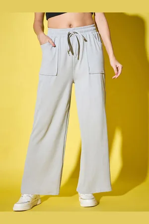 BuyNewTrend Women Relaxed High-Rise Cargos Trousers