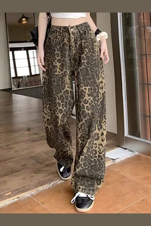 DressBerry Women Straight Fit High-Rise Light Fade Printed Jeans