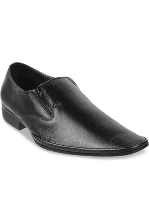 Metro Men Black Solid Leather Formal Loafers