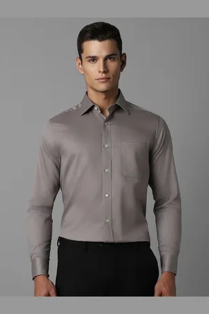 Louis Philippe Men Spread Collar Solid Cotton Formal Shirt