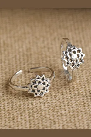 CLARA Set of 2 92.5 Sterling Silver Adjustable Flower Toe Rings