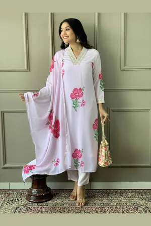 choiceit Women Floral Embroidered Regular Sequinned Chanderi Silk Kurta with Pyjamas & With Dupatta