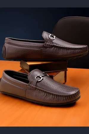 WOAKERS Men Colourblocked Leather Loafers