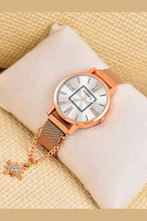 DressBerry Women Watch With Charm Gift Set