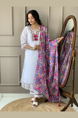 choiceit Women Floral Embroidered Regular Thread Work Chanderi Silk Kurta with Pyjamas & With Dupatta