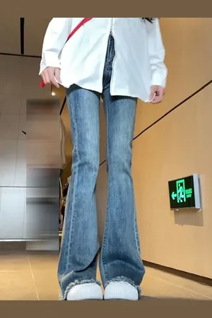 DressBerry Women Flared High-Rise Light Fade Stretchable Jeans