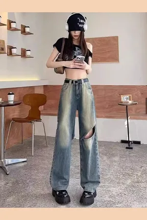 DressBerry Women Straight Fit High-Rise Slash Knee Light Fade Jeans