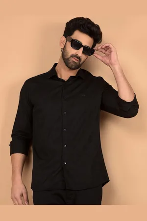 Crimsoune Club Men Classic Fit Spread Collar Textured Cotton Casual Shirt