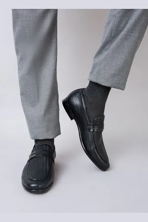 Regal Men Textured Leather Formal Buckled Slip Ons