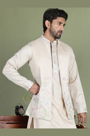 Jompers Floral Embroidered Mandarin Collar Straight Kurta With Pyjamas & Nehru Jacket