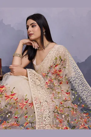 VAIRAGEE Floral Embroidered Net Saree